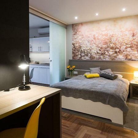 Sunflower Apartment Краков Экстерьер фото