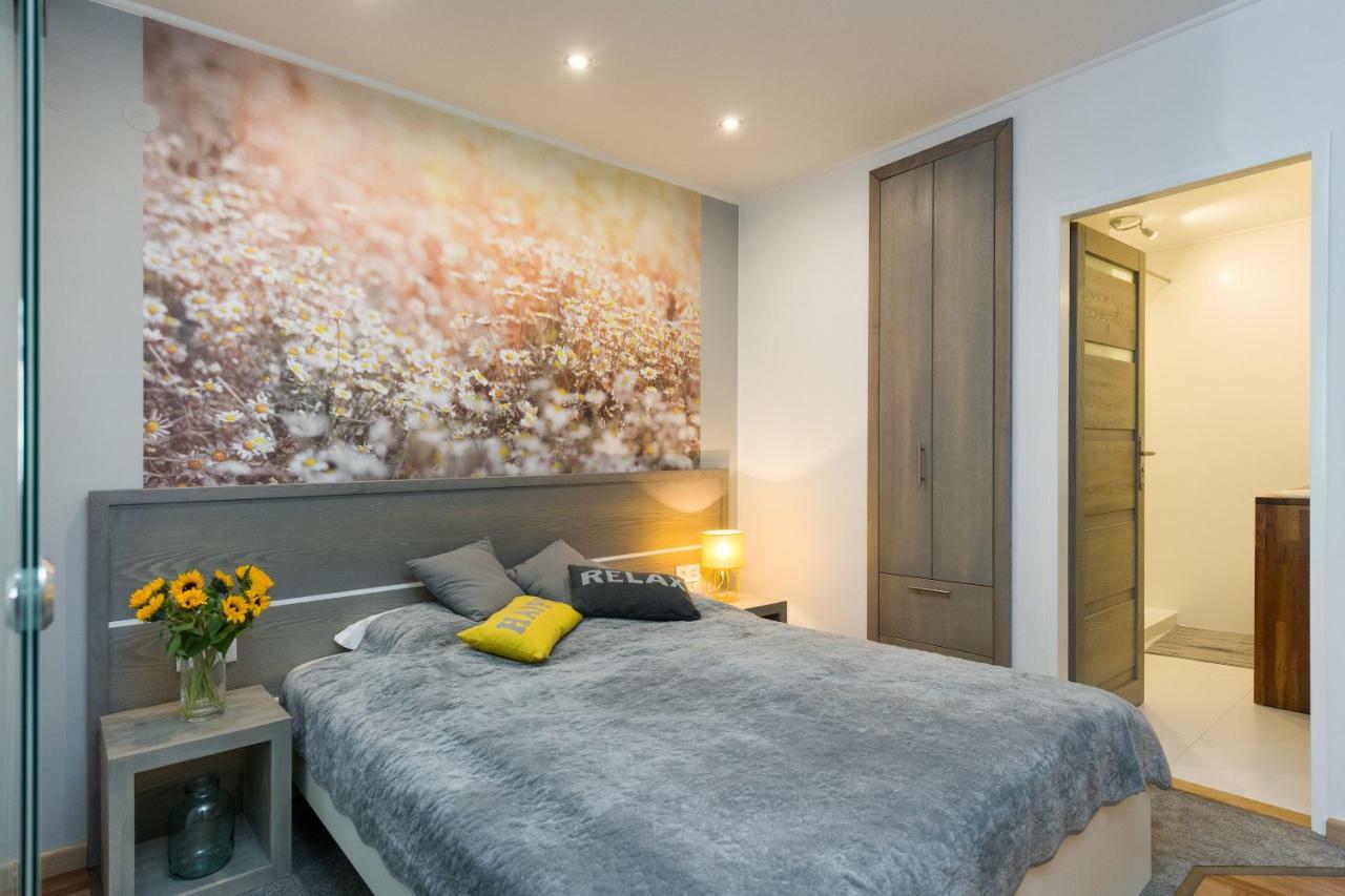 Sunflower Apartment Краков Экстерьер фото