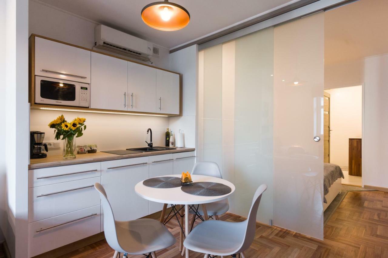 Sunflower Apartment Краков Экстерьер фото